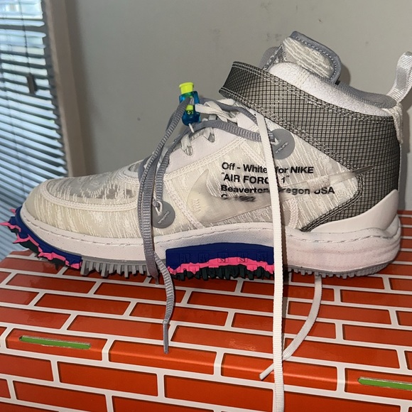 2022 NEW WITH BOX
Off-White x Air Force 1 Mid 'White' men’s size 10 - Picture 2 of 11